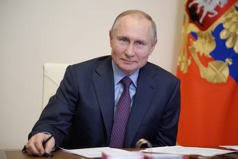 Rusijos parlamentarai pritarė įstatymui, leidžiančiam V. Putinui ilgiau likti valdžioje