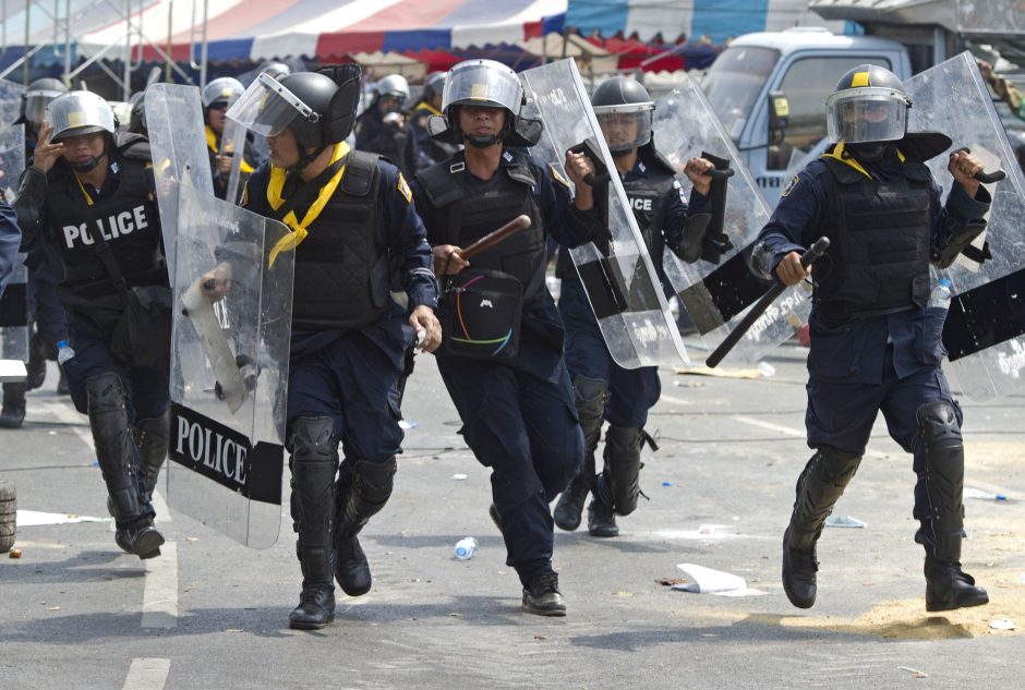 Tailando sostinėje per susirėmimus su protestuotojais nušautas policininkas