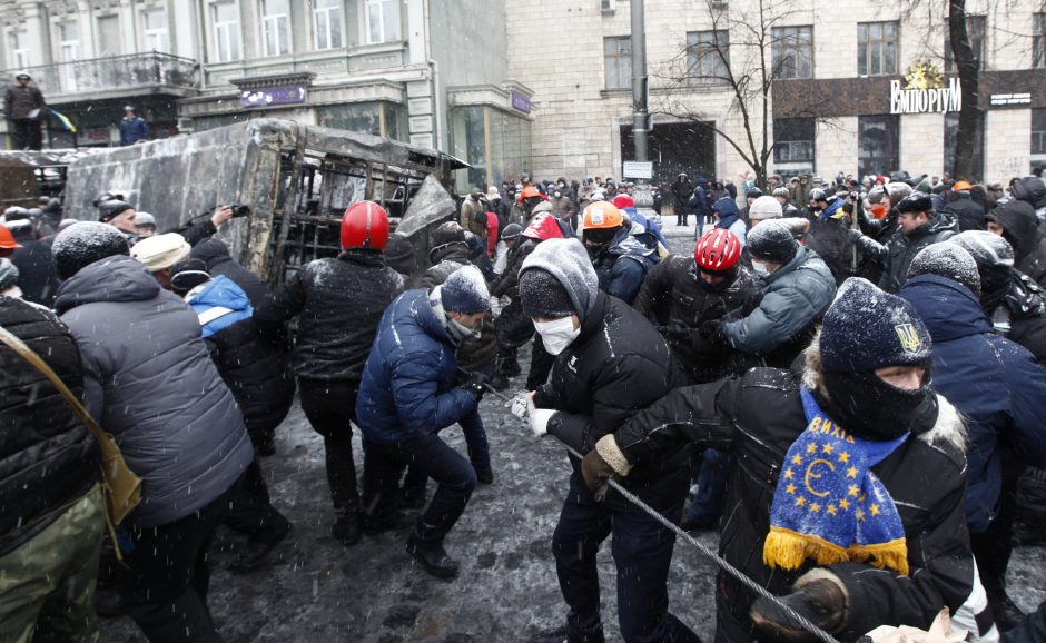 Gydytis į Vilnių atskraidintas Euromaidano dalyvis, jį aplankė prezidentė