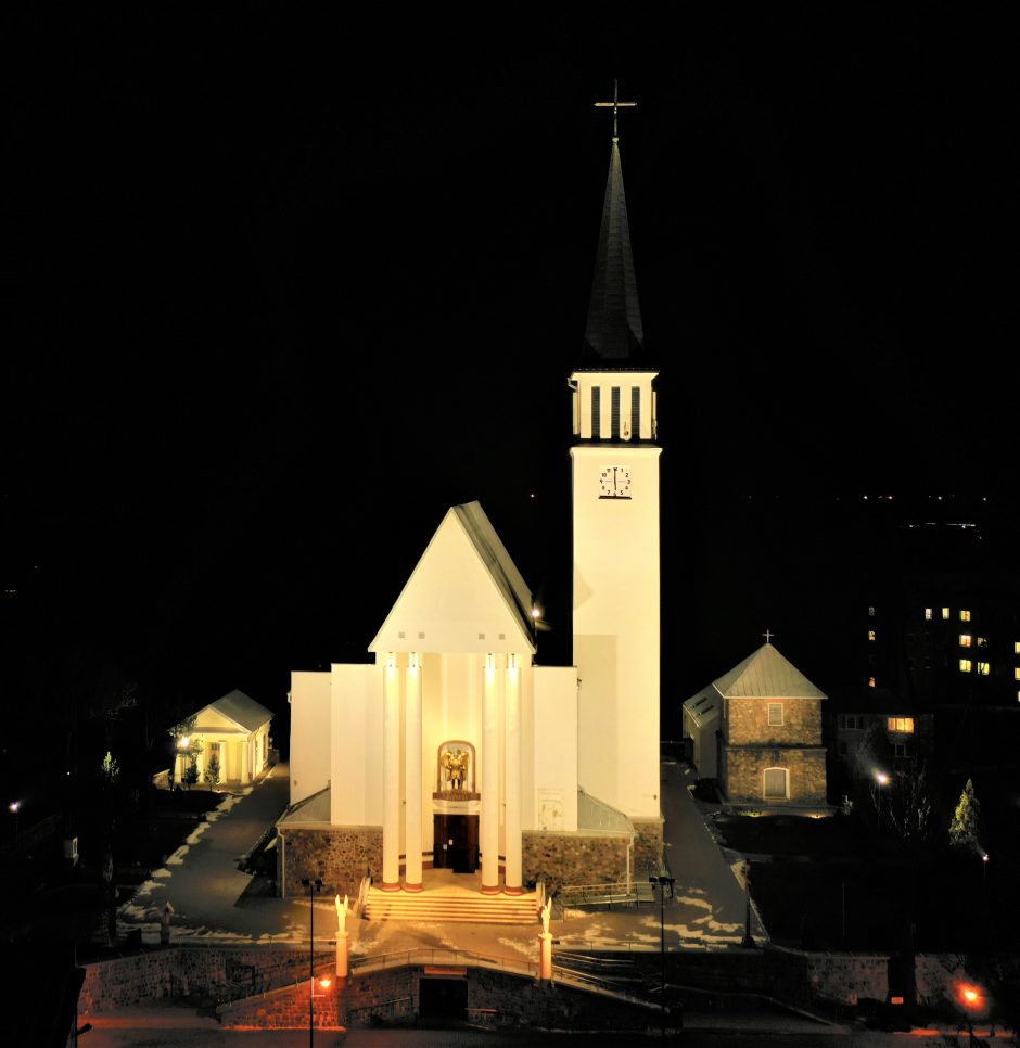 Apšviesta Gargždų Šv. arkangelo Mykolo bažnyčia: darbai vyko ilgiau nei mėnesį