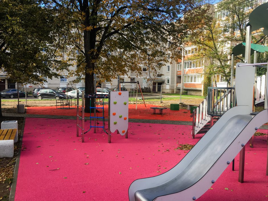 Klaipėdoje – dar dvi naujos vaikų žaidimo aikštelės: įsikurs daugiabučių kiemuose