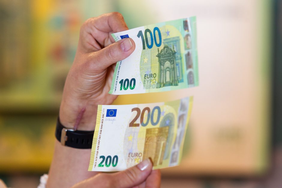 Lietuvos bankas: padirbtų eurų pernai sumažėjo beveik dešimtadaliu