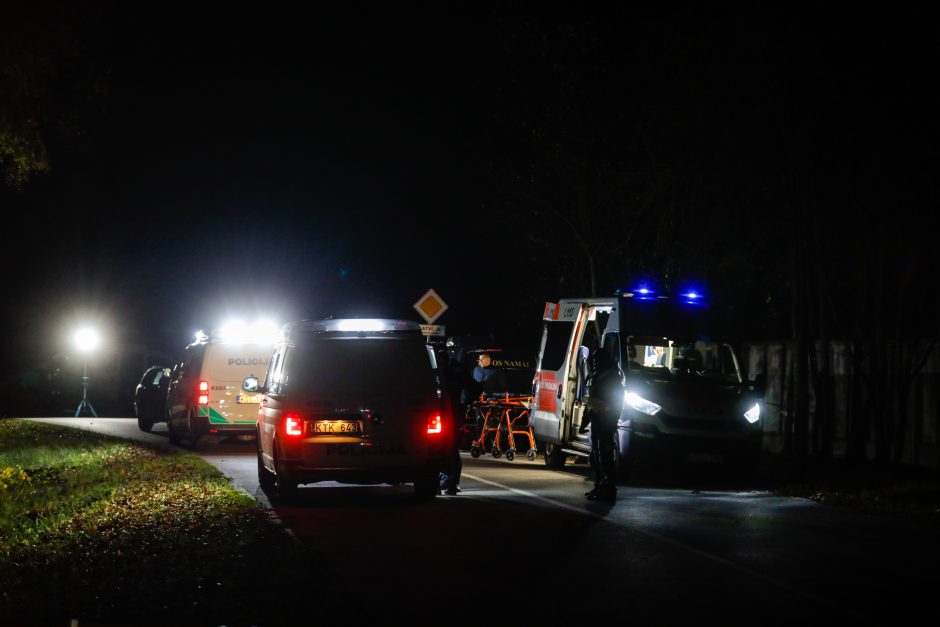 Tragedija Varėnos rajone: žuvo dviejų automobilių pervažiuotas vyras