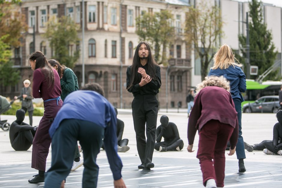 Socialinė akcija savižudybių prevencijos tema: dalyviai įkūnijo iš gyvenimo pasitraukusius asmenis