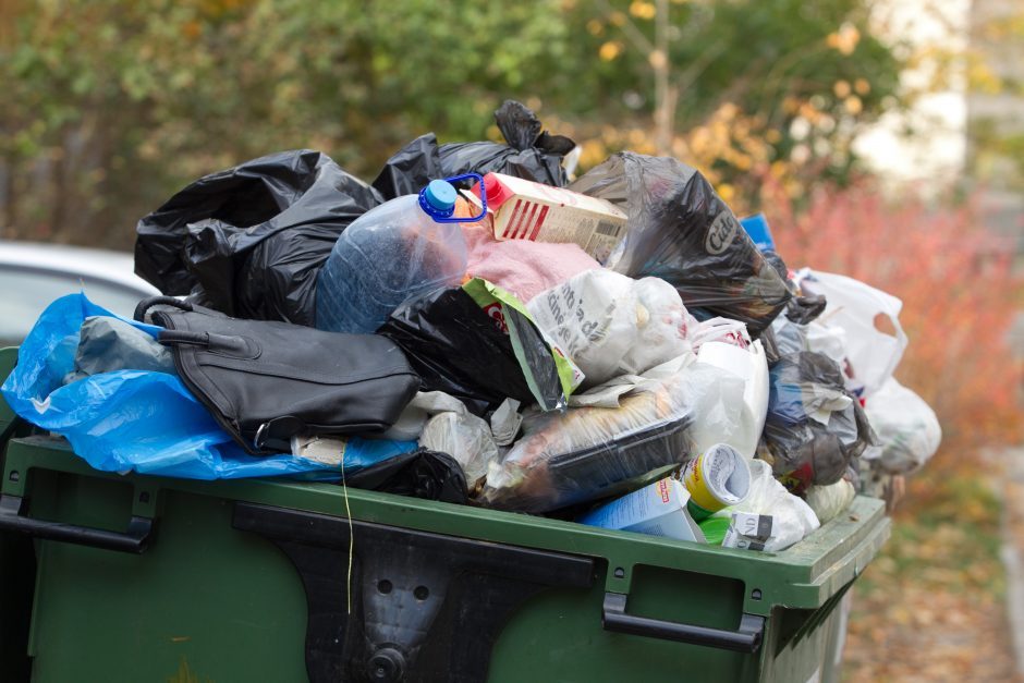 Dėl nelegalių atliekų vežėjų veiklos aplinkosaugininkai kreipėsi į prokuratūrą