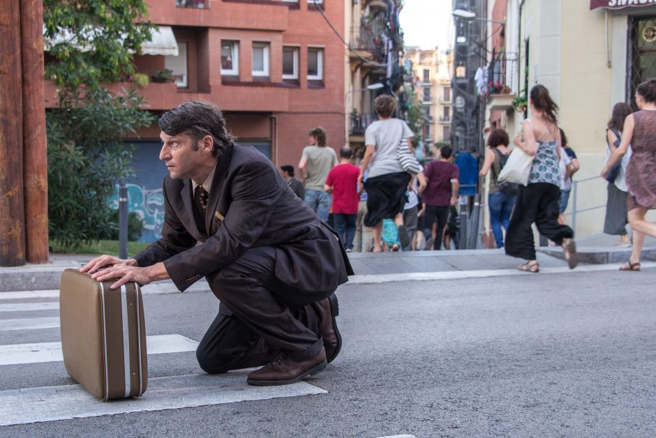 Gatvės teatro spektaklyje – laikui nepavaldžios migrantų patirtys