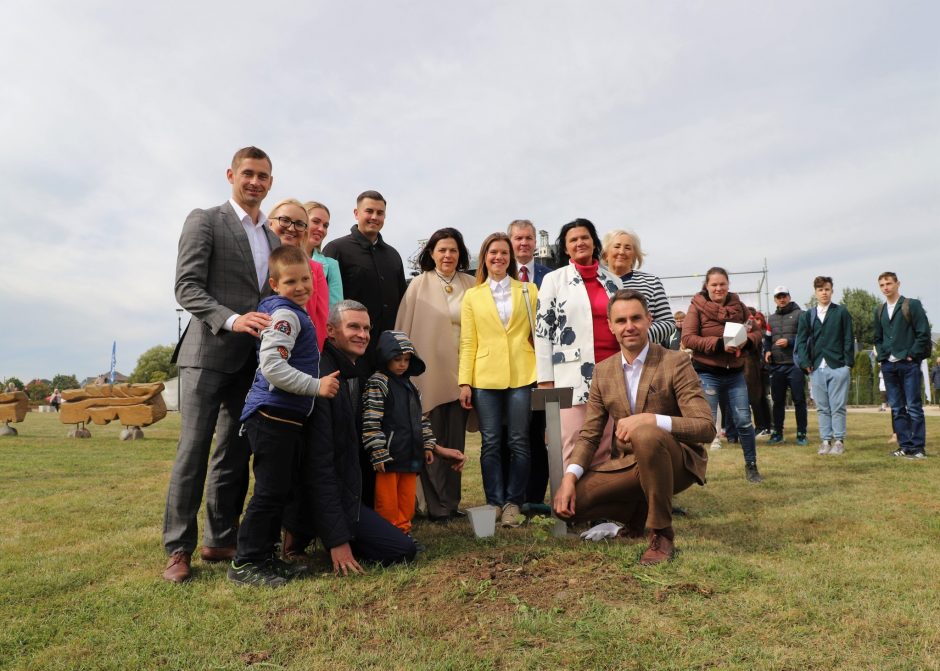 Garliavos Šimtmečio parke žaliuos Stelmužiukas