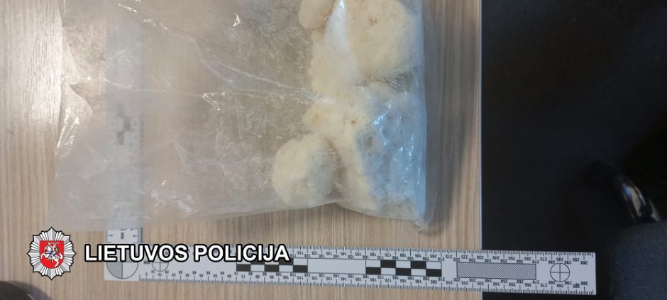 Smūgis Vilniaus narkomafijai: pas platintojus rastas didelis kiekis narkotikų