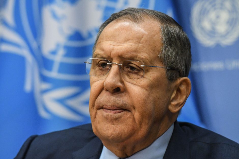 S. Lavrovas: Rusija galėtų sumažinti diplomatinį buvimą Vakaruose