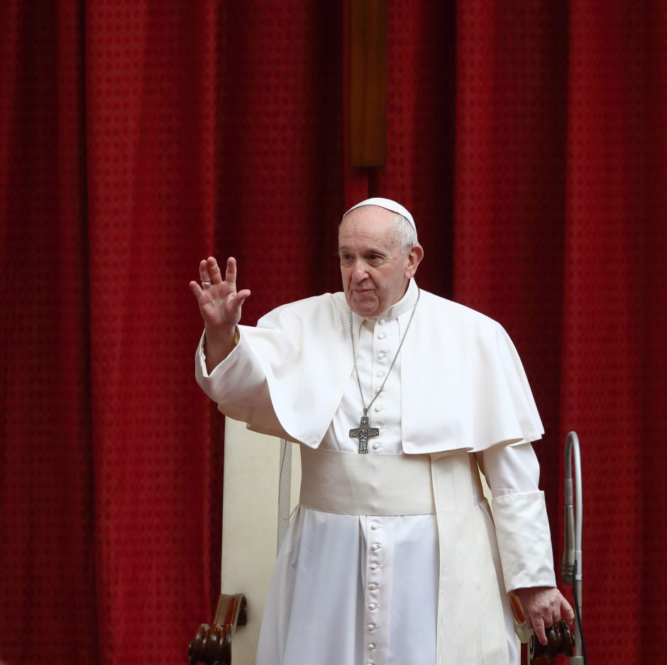 Popiežius sveikina paliaubas Artimuosiuose Rytuose, ragina pasaulį melstis už taiką