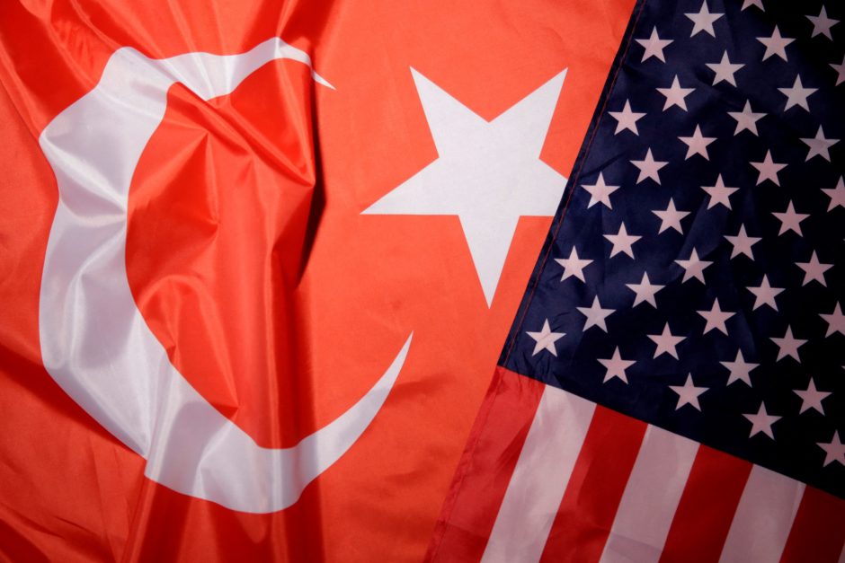 Turkija nesureikšmina JAV sankcijų dėl ryšių su Rusija grėsmės