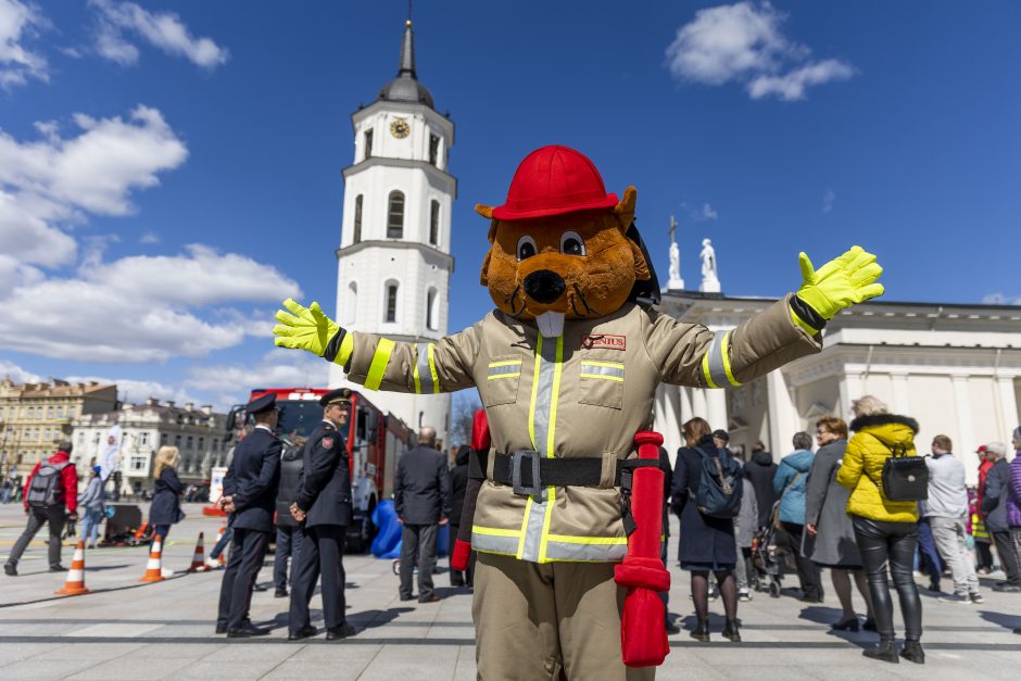 Vilniuje sutikta Ugniagesių diena: kaip atrodo gelbėtojo kasdienybė?