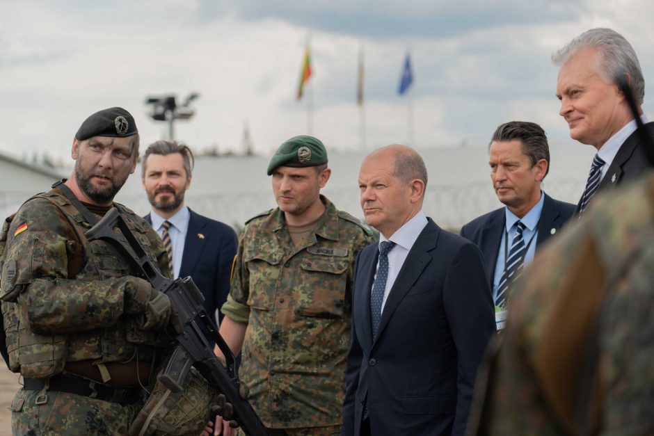G. Nausėda ir O. Scholzas įsipareigoja didinti Vokietijos karines pajėgas Lietuvoje