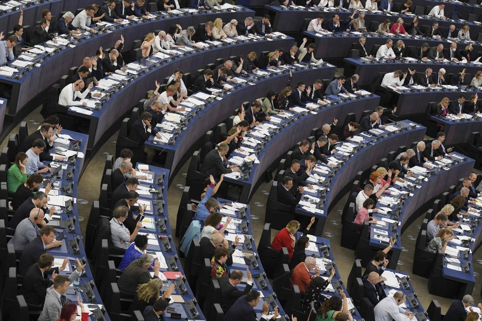 Europos Parlamentas ratifikavo svarbius technologijų milžinių veiklą reguliuojančius aktus