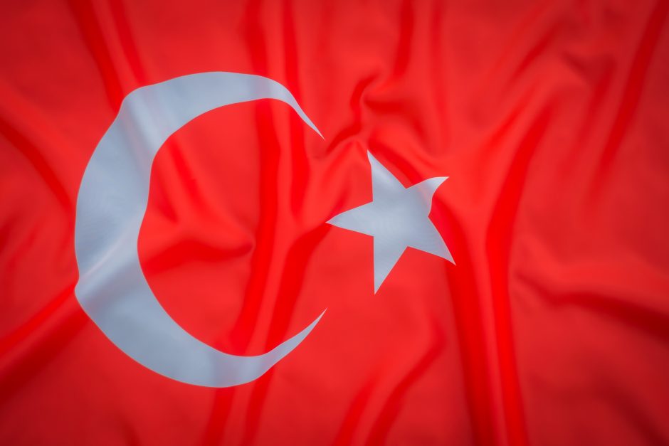 Milžinišką infliaciją fiksuojančios Turkijos prezidentas ir toliau atsisako kelti palūkanų normas