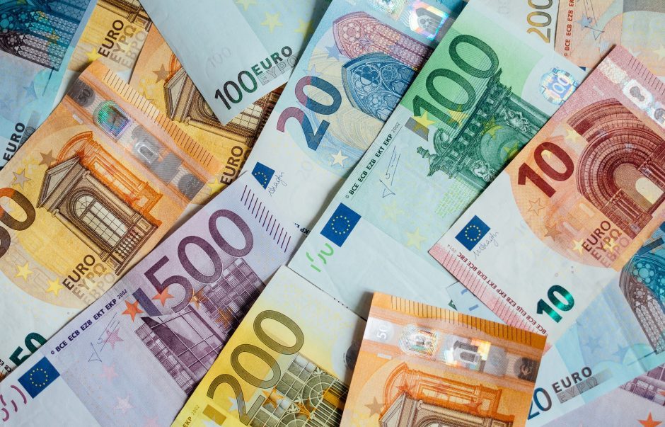 Lietuva tarptautinėse finansų rinkose pasiskolino 900 mln. eurų