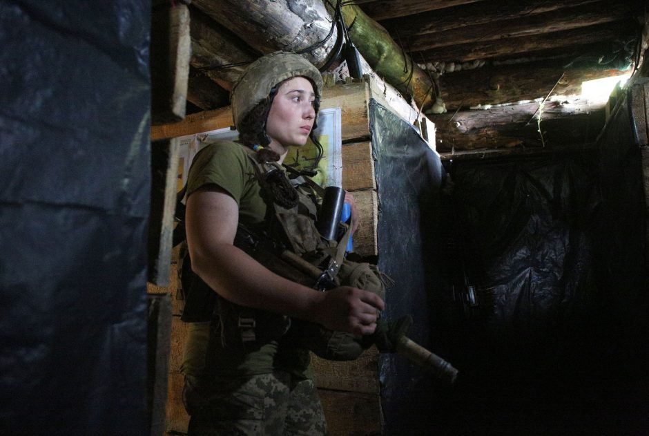 Donbase per apšaudymą nukentėjo septyni ukrainiečių kariai