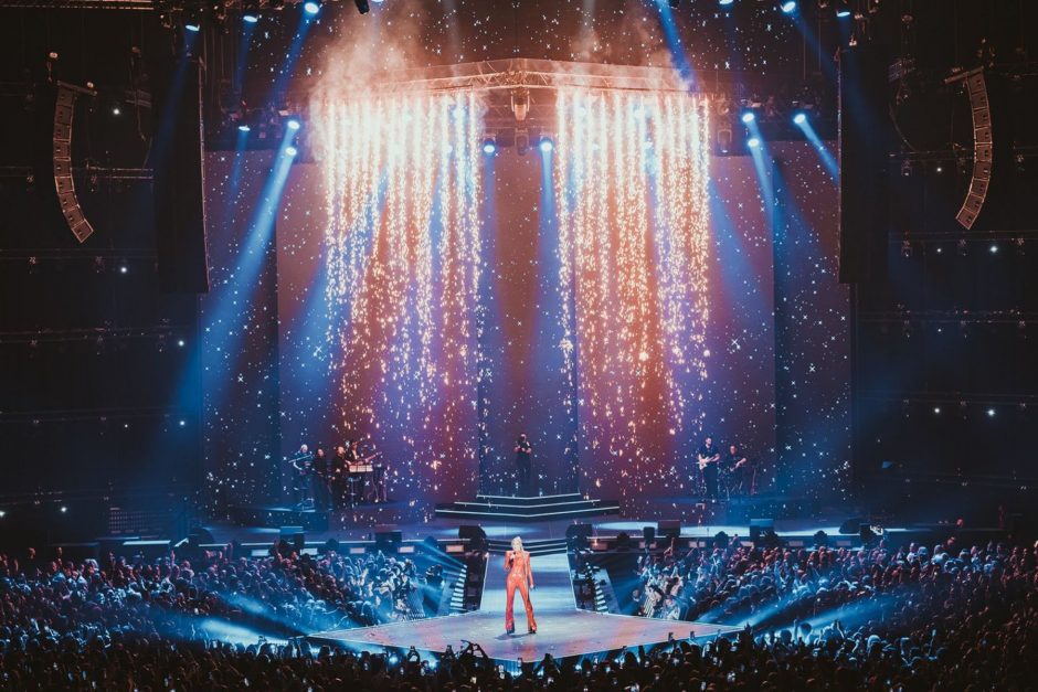 N. Bunkė kviečia į  gastroles „Kosmosas“: koncertuos didžiosiose šalies arenose