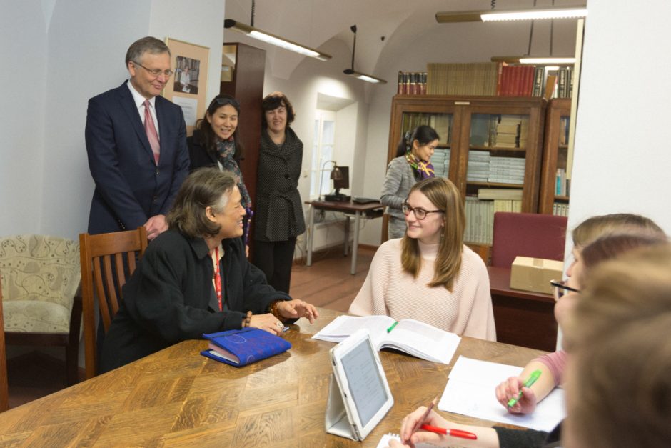 Tailando princesė VU bibliotekoje aptiko savo sudarytą knygą