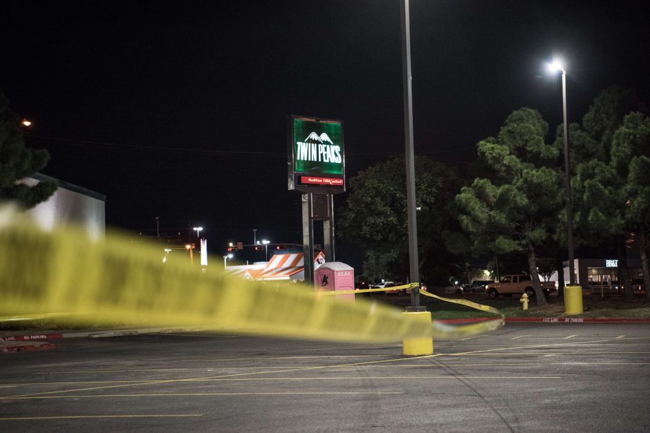 Teksase užpuolikas užgrobė pašto furgoną ir važiuodamas šaudė į žmones