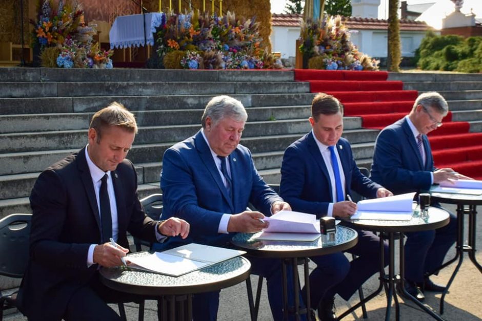 Keturi merai pasirašė susitarimą dėl religinio turizmo
