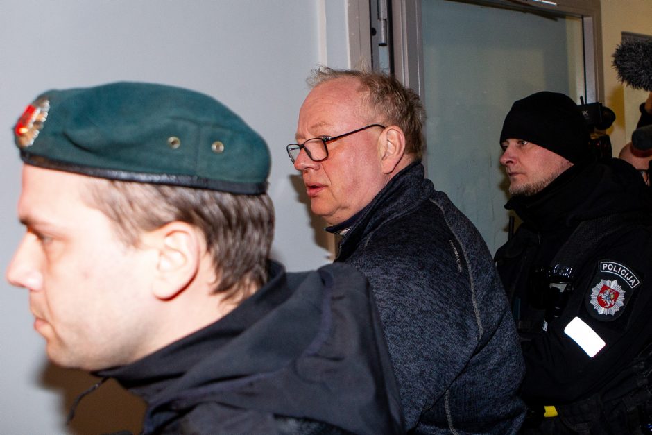 Teisėjų korupcijos byla: dėl  E. Laužiko atleidimo Seimas daro pertrauką