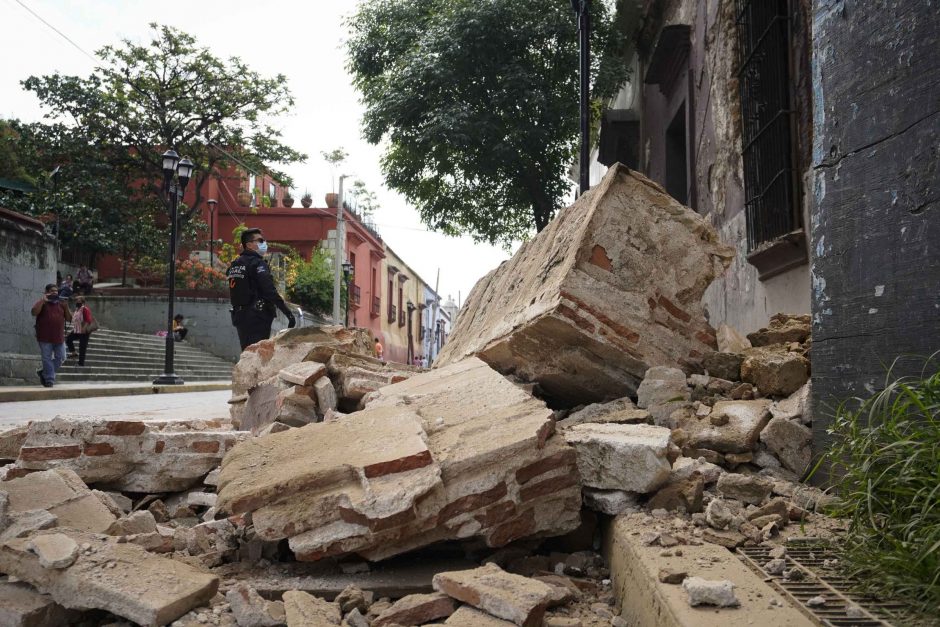 Stiprus žemės drebėjimas Meksikoje nusinešė šešias žmonių gyvybes