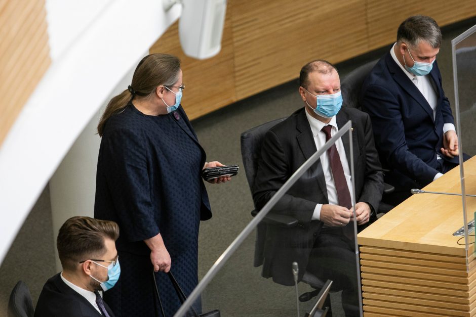 S. Skvernelis siūlo vakcinuoti Seimą, premjerė ir Seimo pirmininkė – laukti eilės
