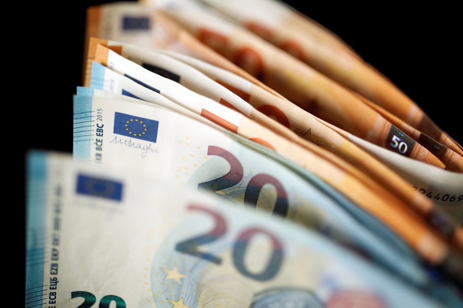 Palangiškė sukčiams atidavė 15 tūkst. eurų