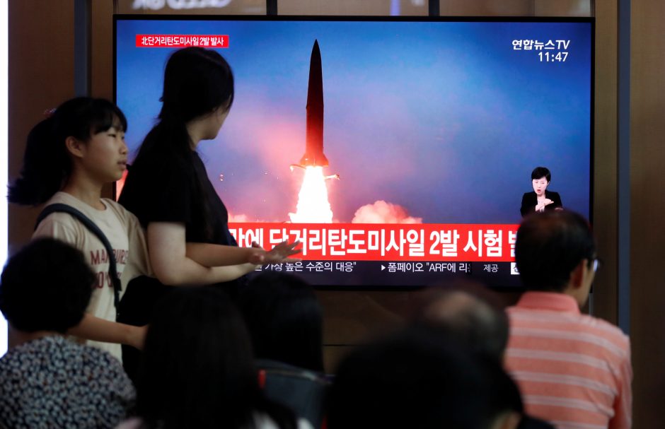 Šiaurės Korėja gąsdina pasaulį: vėl paleido dvi balistines raketas