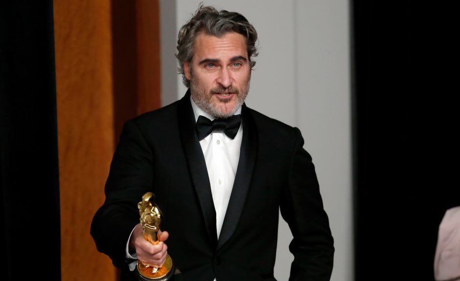 J. Phoenixas pelnė geriausio aktoriaus „Oskarą“ už Džokerio vaidmenį