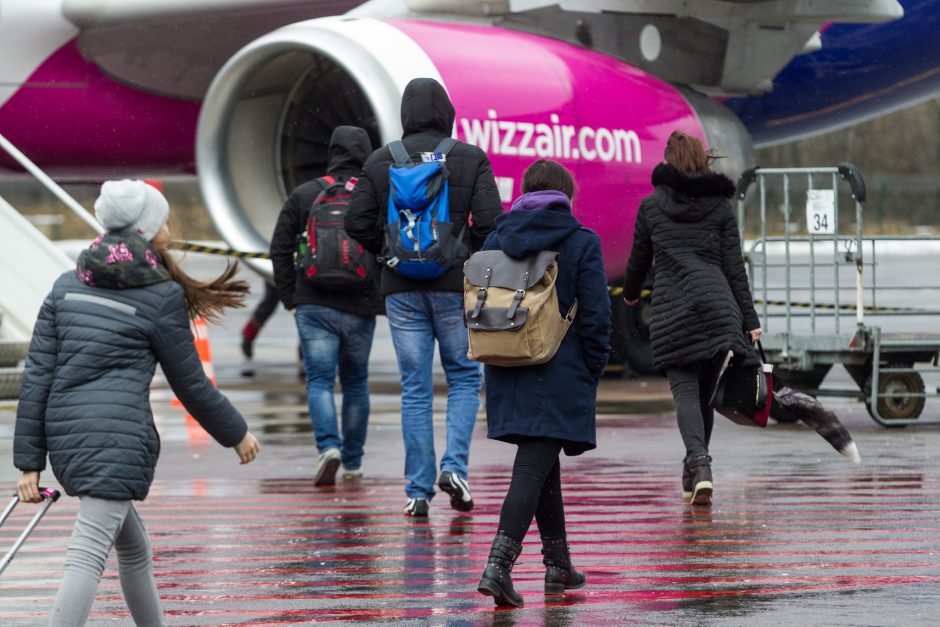 „Wizz Air“ nutraukia skrydžius iš Vilniaus į Atėnus ir Reikjaviką