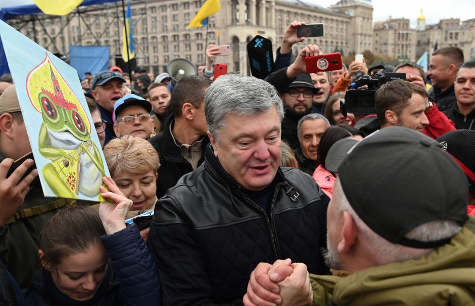 Kijeve – tūkstantiniai protestai prieš V. Zelenskio taikos planą