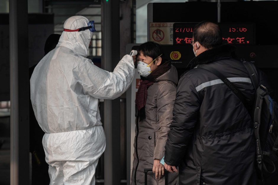 Nerimas auga: Kinijoje naujojo viruso aukų skaičius jau perkopė 100