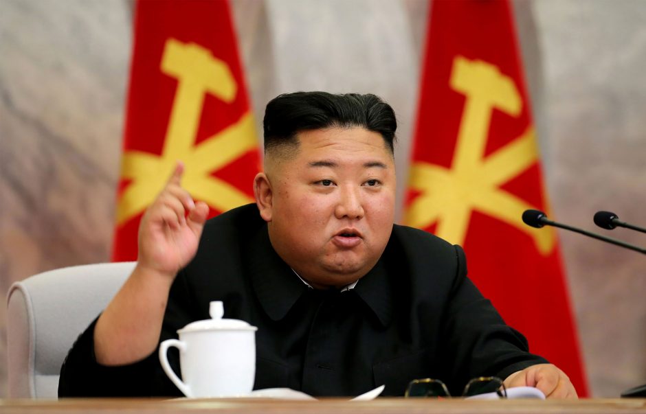 Šiaurės Korėjos lyderis sustabdė karinius planus prieš Pietų Korėją