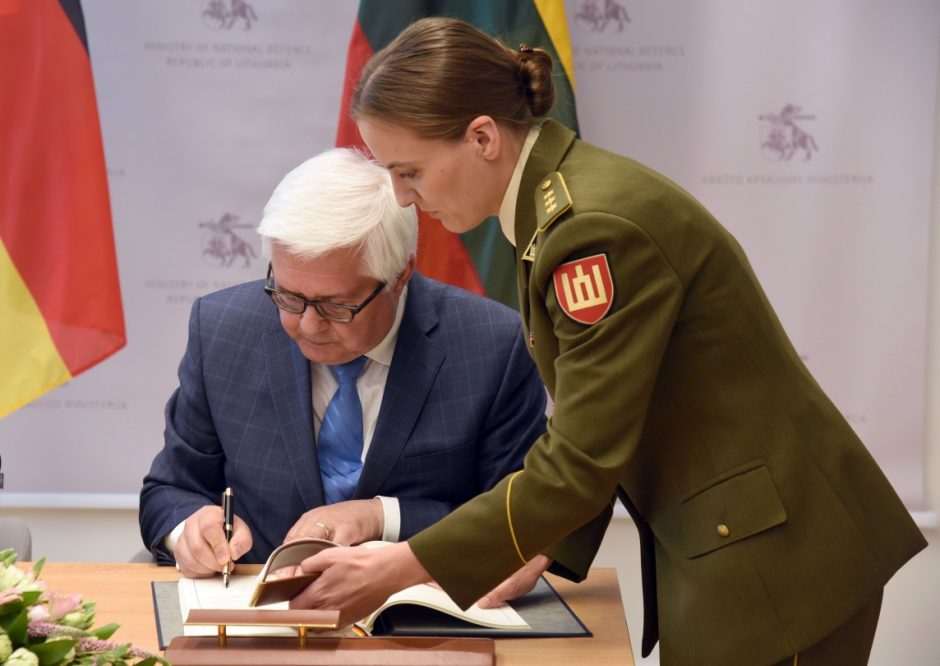 Lietuva ir Vokietija pasirašė susitarimą dėl laikino karių buvimo