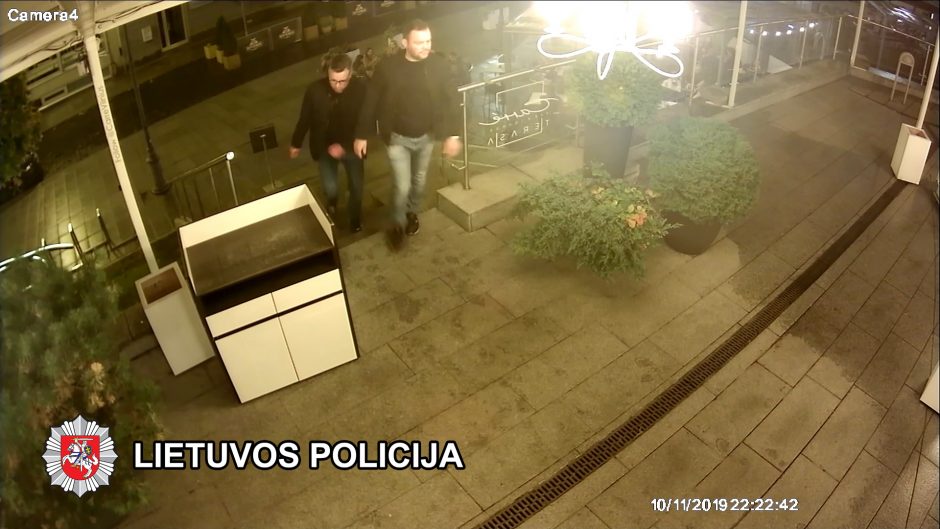 Policija ieško vagių: ištuštino kavinės lankytojų kišenes