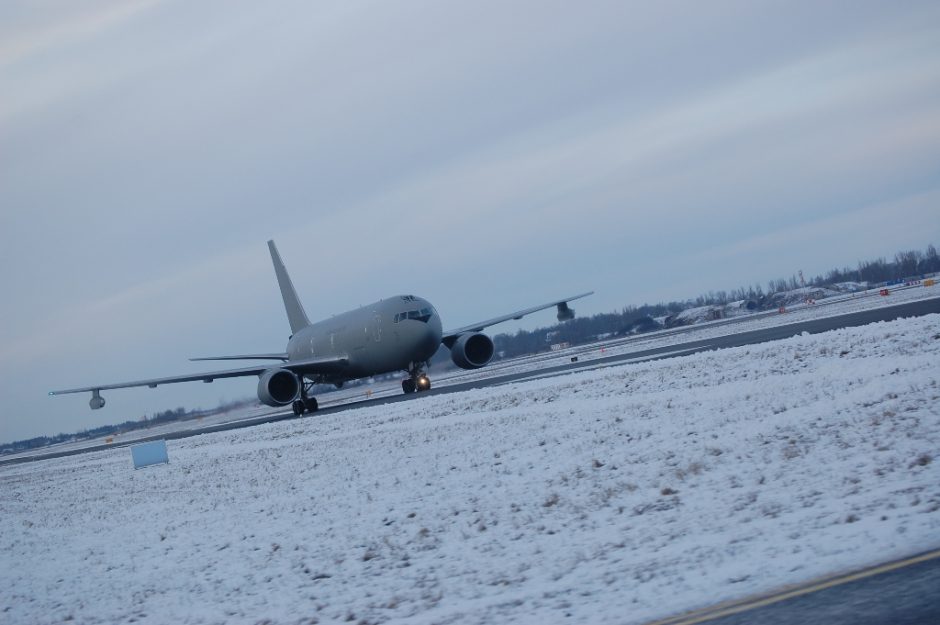 Kariuomenės aviacijos bazė bus aprūpinta ledo šalinimo įranga