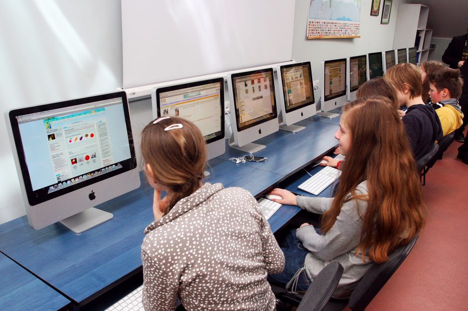 Mokykloms – planas dėl nuotolinio mokymo: pamokos vyks ir per „Skype“?