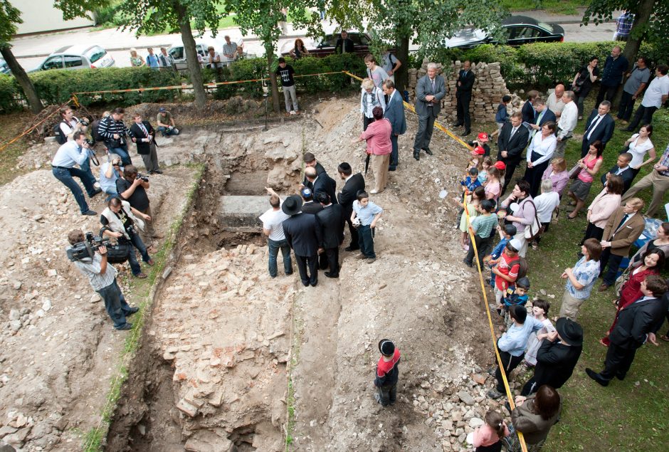 Archeologų komanda tiria Vilniaus didžiosios sinagogos liekanas
