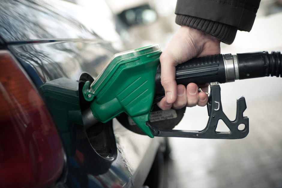 LEA: degalų kainos Lietuvoje per savaitę didėjo 6–11 centų