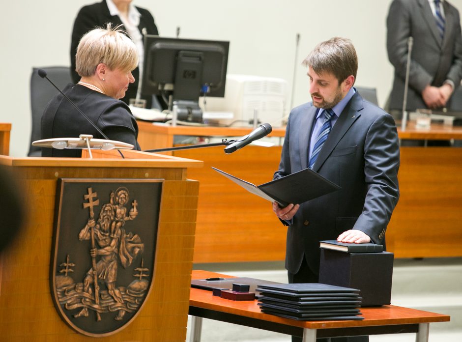 Vilniaus taryboje konservatorius išlupo garsą įrašinėjantį mikrofoną