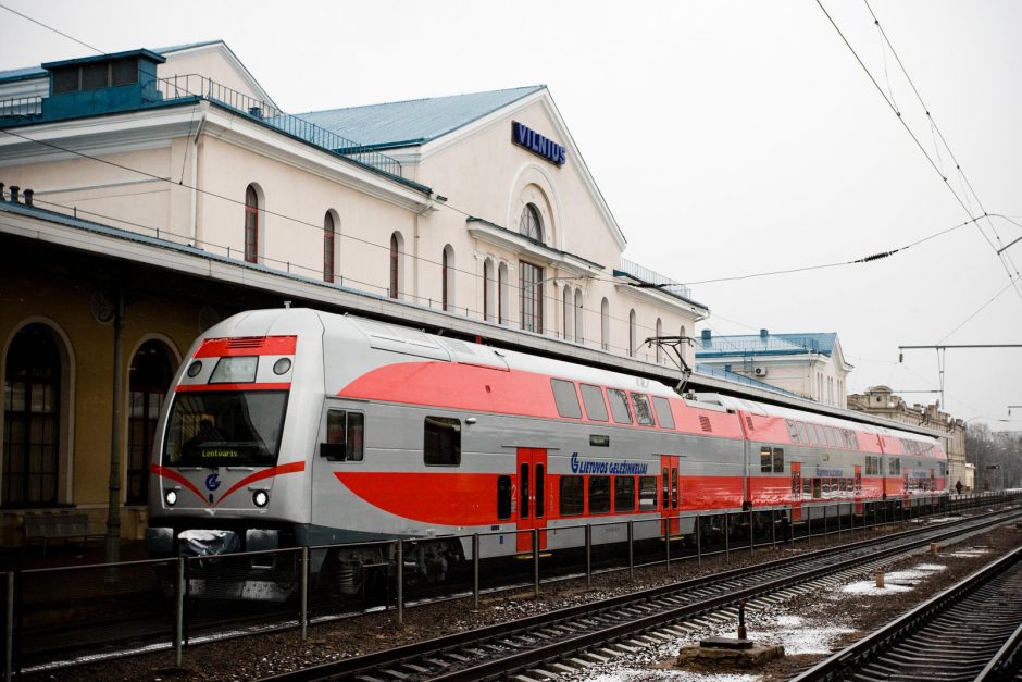 „Lietuvos geležinkeliai“ atnaujina traukinių tvarkaraščius