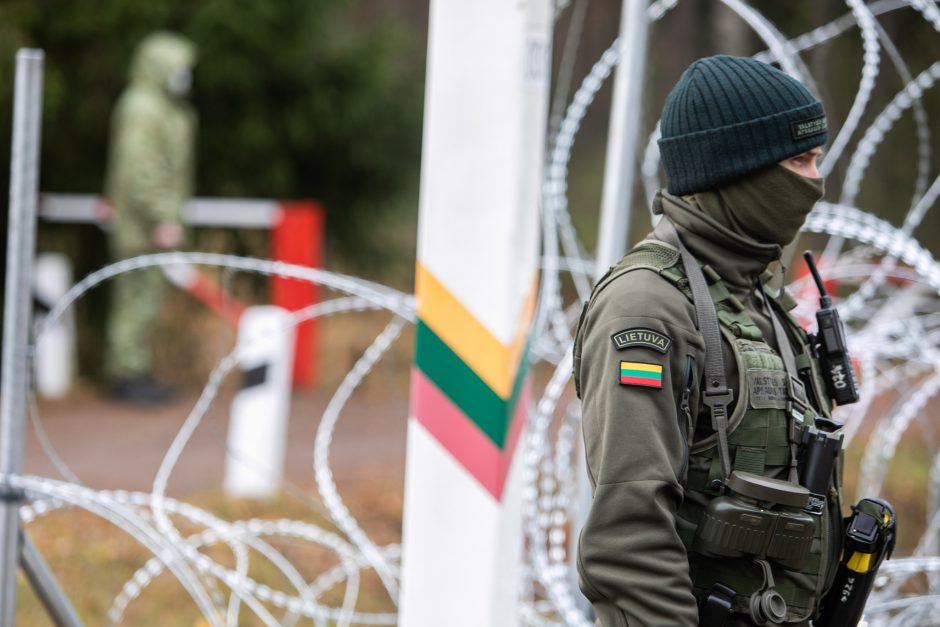 Pasieniečiai į Lietuvą neįleido 13 migrantų: įkliuvo lietuvis, vežęs aštuonis sirus