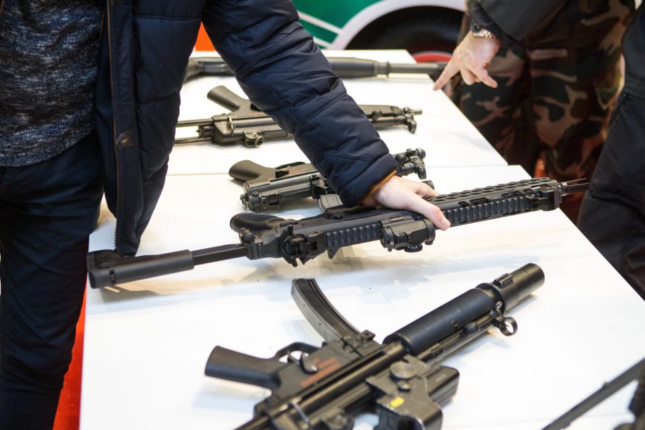 Oficialu: Rusijos ir Baltarusijos piliečiai Lietuvoje negalės turėti ginklų