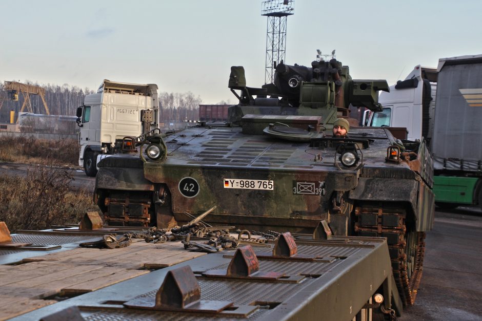 NATO bataliono specialistai treniravosi gabenti karines atsargas į Lietuvą