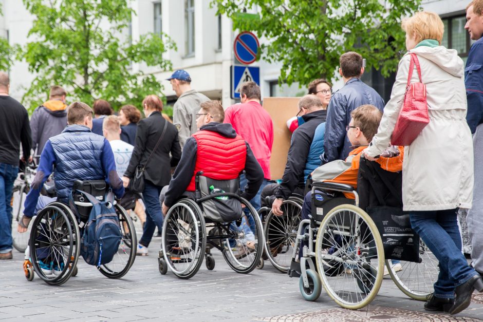 Seime – pataisos dėl paramos įdarbinant neįgaliuosius