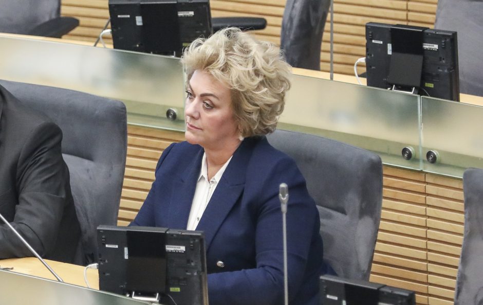 Klausimas dėl apkaltos I. Rozovai atidedamas: Seimo narė susirgo