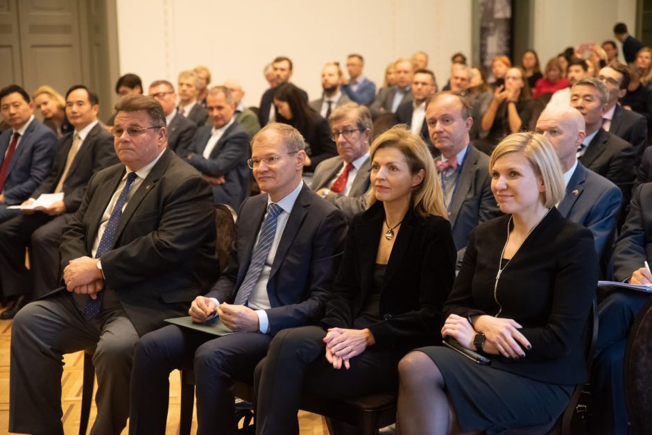 Ministras L. Linkevičius skatina išnaudoti verslo galimybes Azijoje