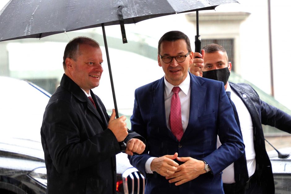 S. Skvernelis smerkia ES sankcijų Lenkijai idėją